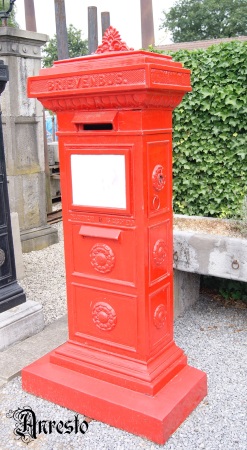 Gietijzeren brievenbus