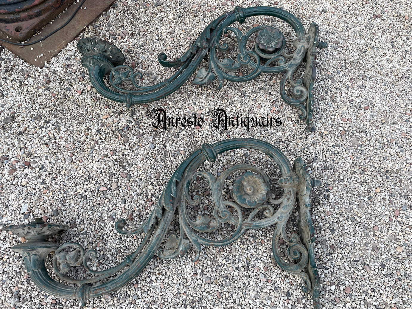 ~Stel antieke gietijzeren lantaarn muursteunen [ANRESTO klik vergroting]~ 