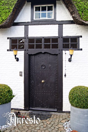 Landelijke benagelde buitendeur