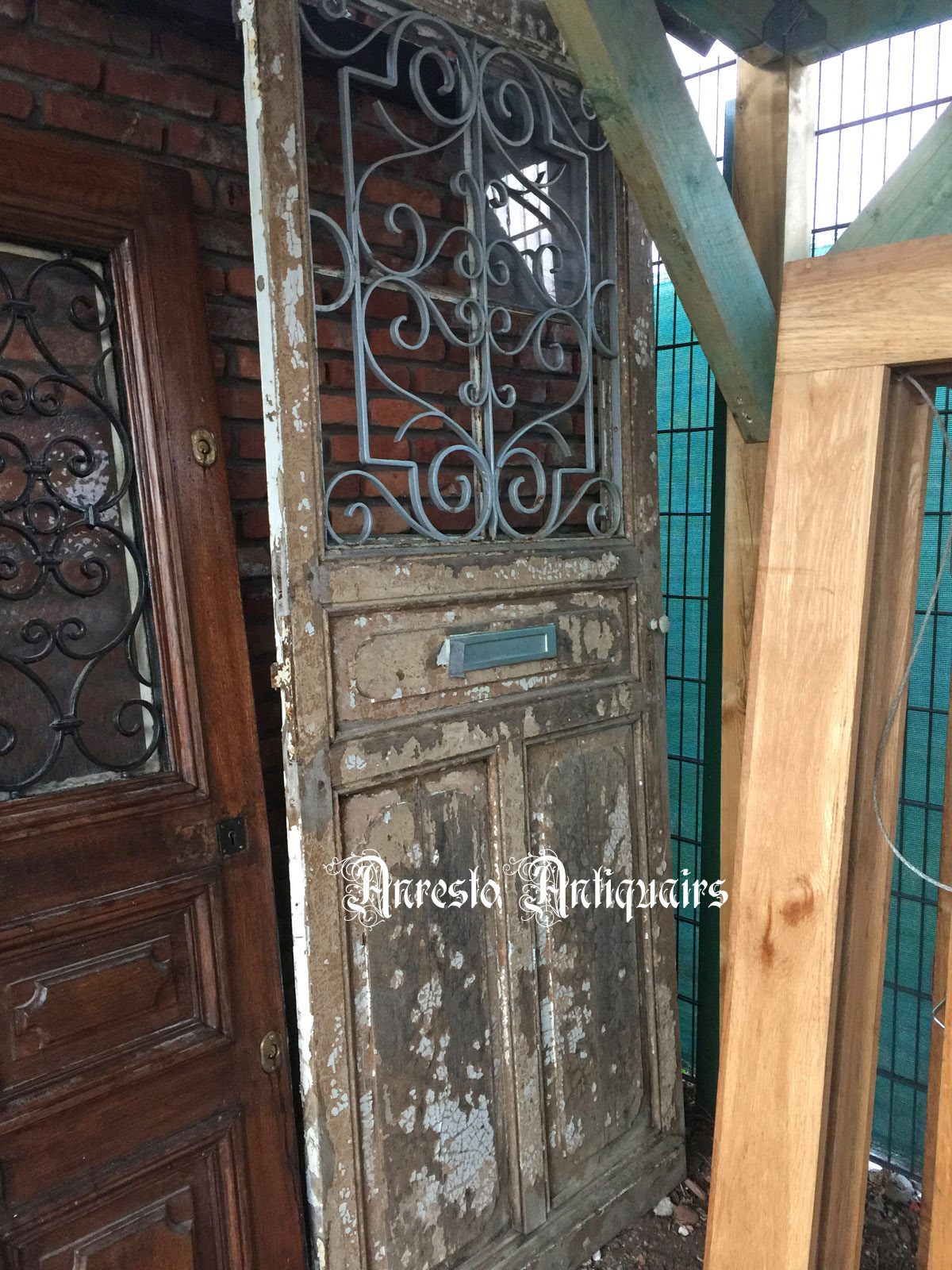 Antieke Ardeense buitendeur