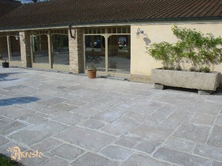 BURGUNDIAN STONE PAVING TERRACE FLOOR 